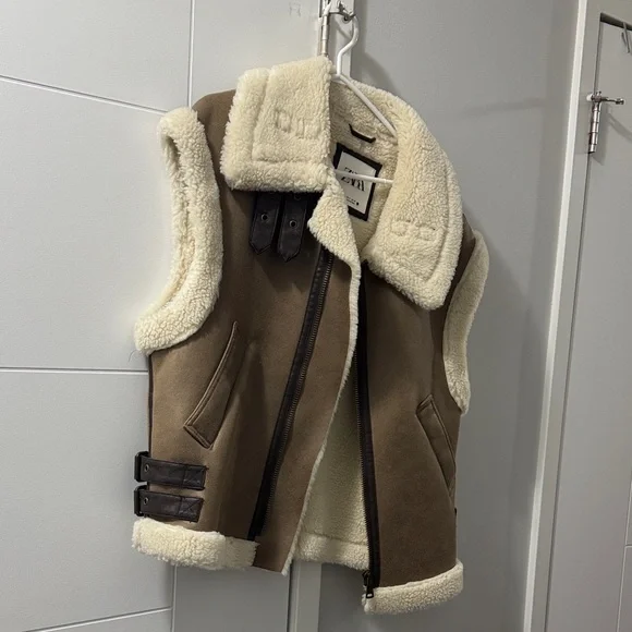 Zara Brown and Cream Shearling Vest - Picture 2 of 6
